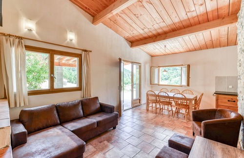 Rieussec House | Holiday Home 'Le Percheron, Le Pont De Calmel' with Mountain View, Shared Pool and Private Terrace