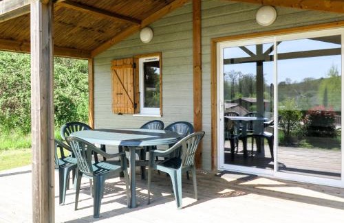Marminiac House | Holiday Home Les Hameaux de Pomette-Chalet 4 pers- by Interhome