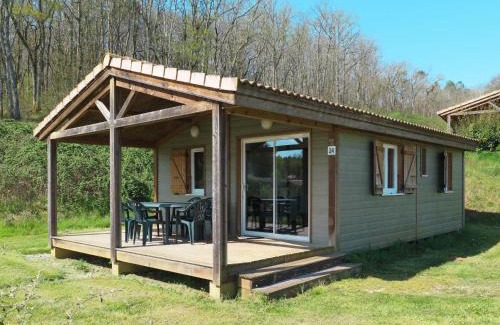 Marminiac House | Holiday Home Les Hameaux de Pomette-Chalet 6 pers- by Interhome