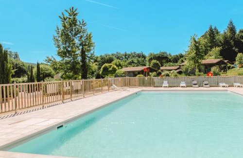 Marminiac House | Holiday Home Les Hameaux de Pomette-Chalet 2 Pers- by Interhome