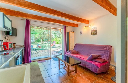 Mialet House | Holiday Home 'Les Taillades' with Shared Pool, Private Terrace and Wi-Fi