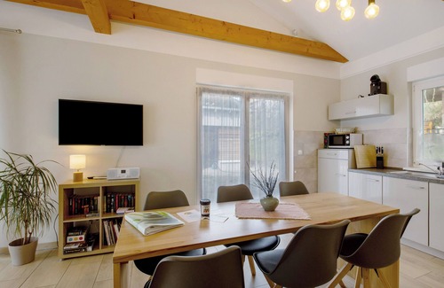 Muldestausee House | Holiday Home 'Lifestyle' with Lake View, Private Terrace and Wi-Fi