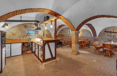 Horni Brusnice House | Holiday home Luxury farmhouse with stone barn and large pool near the zoo