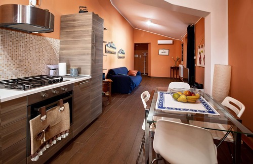 Brolo House | Holiday Home "Mansarda da Dani" with Sea View, Covered Terrace & Wi-Fi