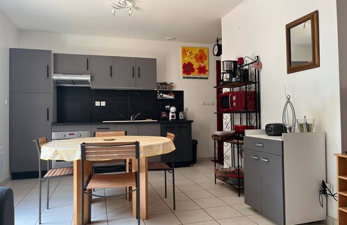 Gignac House | Holiday Home 'Montagnac' with Private Terrace, Private Garden and Wi-Fi