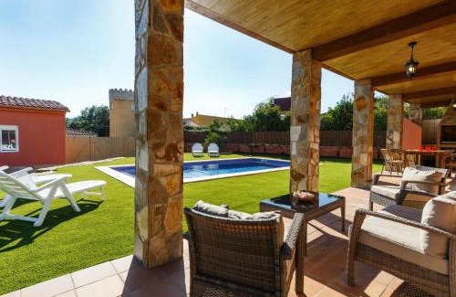 Can Carbonell House | Holiday Home Montverde by Interhome