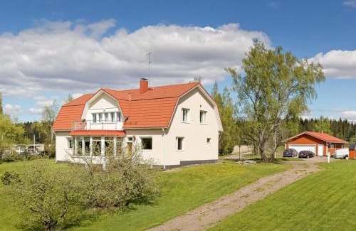 Maentsaelae House | Holiday Home Mustijoenranta by Interhome
