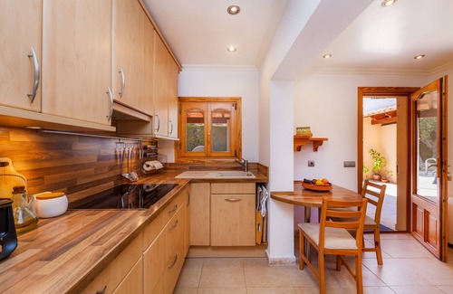 Son Moll House | Holiday Home 'Na Forana Cala Ratjada' with Private Pool, Private Terrace and Wi-Fi