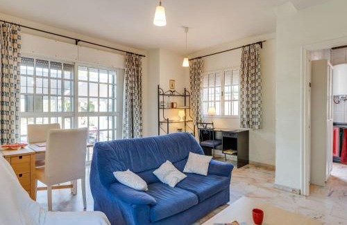 Valencina de la Concepcion House | Holiday Home near Sevilla with Pool