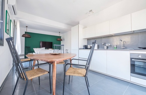 Furci Siculo House | Holiday Home 'Ninai Sea Holiday Apartment 2' with Balcony, Wi-Fi and Air Conditioning