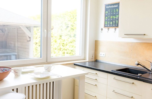 Rathenow House | Holiday Home 'Optikstadt Rathenow' with Private Terrace and Wi-Fi