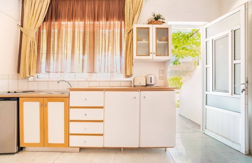 Tilos House | Holiday Home 'Panorama Tilos Apt B' with Sea View, Wi-Fi and Air Conditioning
