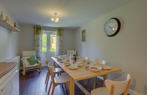 Little Walsingham House | Holiday Home Pebble by Interhome