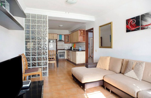 Sardina Apartment | Holiday Home "Playa Sardina" near the Beach with Mountain View & Wi-Fi