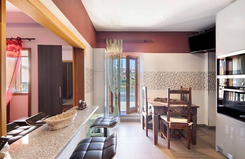 Esposade House | Holiday Home 'Porto Douro' with Private and Indoor Pools, Heated Water, Terrace and Wi-Fi