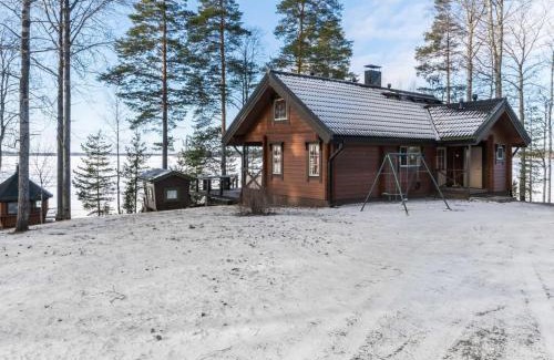 Rantasalmi House | Holiday Home Puolen hehtaarin metsä by Interhome