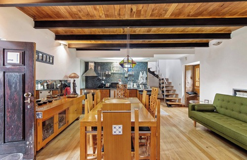 Santa Maria da Feira House | Holiday Home 'Quinta Das Cavadas' with Mountain View, Private Pool and Wi-Fi
