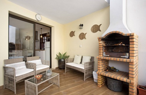 Cartaxo House | Holiday Home 'River Sun' with Private Pool, Wi-Fi and Air Conditioning