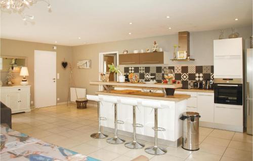 Trelevern House | Holiday Home Rue Sainte-Anne