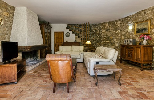 Seguero House | Holiday Home 'Salvanereta' with Private Pool & Wi-Fi