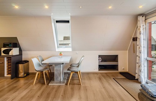 Sudbrookmerland House | Holiday Home 'Schmidt' with Private Terrace, Private Garden and Wi-Fi