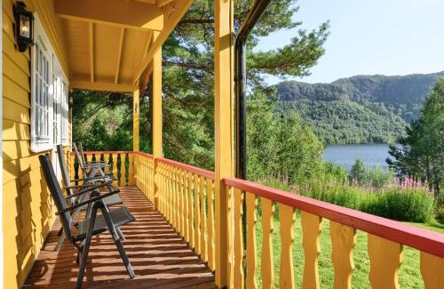 Fjaler House | Holiday Home Synnøve by Interhome