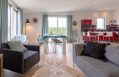 Cleder House | Holiday Home Ty Amiets by Interhome