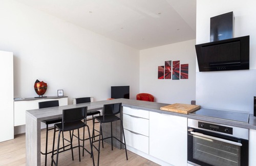 Pleumeur-Bodou House | Holiday Home 'Ty Ker' with Private Terrace