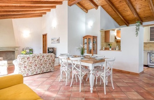 Rudalza House | Holiday Home 'Villa Pintadas' with Private Terrace, Wi-Fi and Air Conditioning