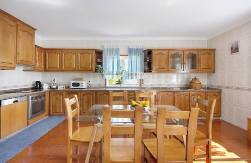 Rates House | Holiday Home 'Villa Da Floresta' with Private Pool, Wi-Fi and Air Conditioning