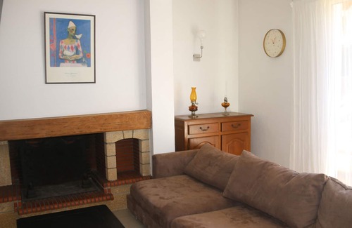 Ibos House | Holiday Home 'Villa Du Pouey' with Private Terrace, Private Garden and Wi-Fi