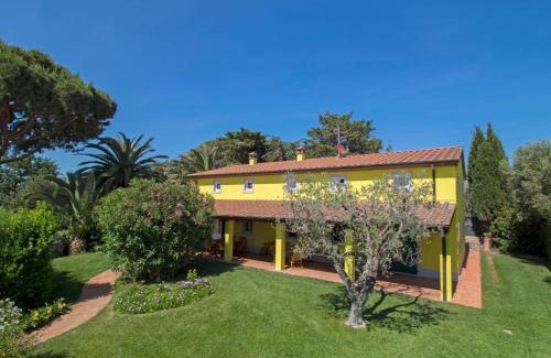 San Vincenzo House | Holiday Home Villa il Pellicano by Interhome