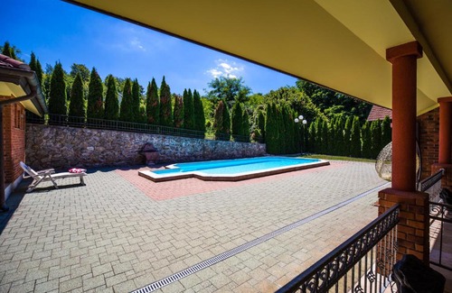 Aljmas House | Holiday Home Villa Pannonia