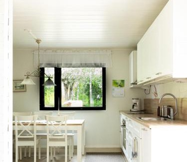 Askola Ski Chalet | Holiday Home Villa Valkojarvi