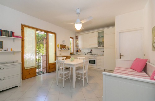 Marina di Cecina House | Holiday Home 'Villetta Gioia Vicino Al Mare' with Private Terrace
