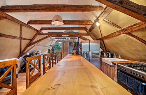 Frauwalde House | Holiday Home 'Wohlfühlurlaub In Der Scheune' with Private Terrace, Wi-Fi and Air Conditioning