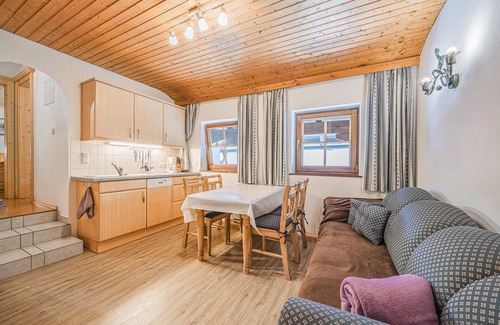 Feuring Apartment | Holiday home with balcony near the ski lift