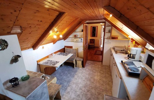 Heviz House | Holiday home with balcony and air conditioning
