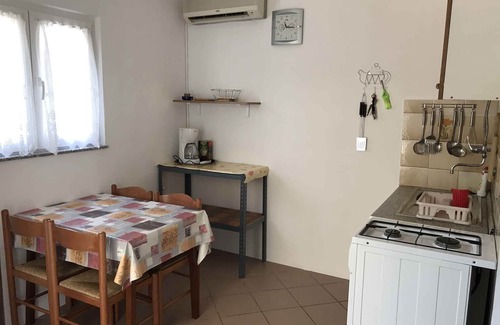 Ribarica House | Holiday home with garden
