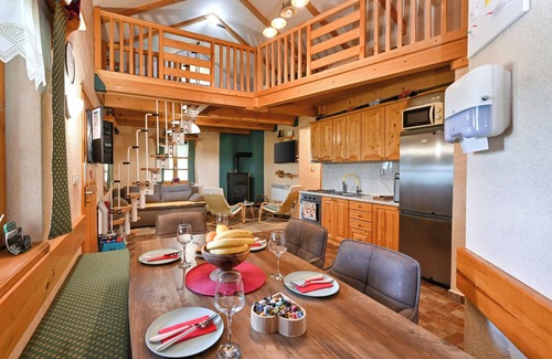 Radoboj House | Holiday home with jacuzzi, sauna, terrace and garden