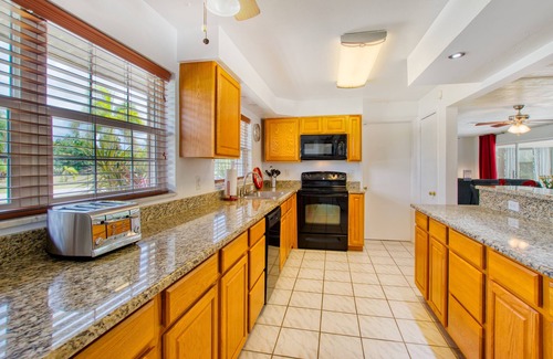 Caloosahatchee House | Holiday home with large heated pool - south exposure