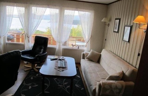Meloy House | Holiday house Ågskardet for 1 - 4 persons with 3 bedrooms - Holiday home