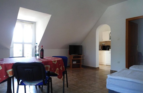 Balatonfenyves House | Holiday house Balatonmáriafürdõ for 1 - 7 persons with 3 bedrooms - Holiday home