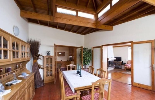 Costa Teguise House | Holiday house Costa Teguise for 1 - 5 persons with 3 bedrooms - Row house
