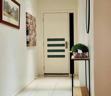 Mernda House | Holiday house in Mernda Free Parking 5 min Walk to Supermarket
