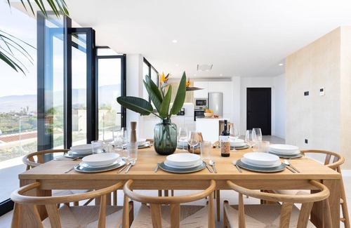 Los Realejos House | Holiday house Los Realejos for 1 - 10 persons with 5 bedrooms - Holiday house