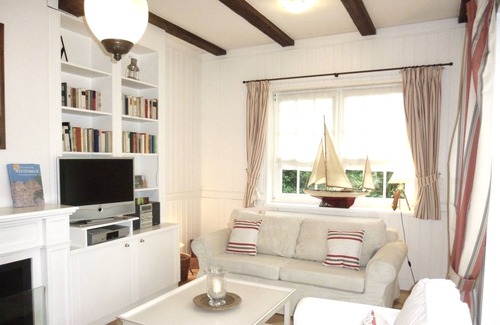 Klein Bollhagen House | Holiday house near the beach with garden, fireplace, WiFi, sauna and whirlpool