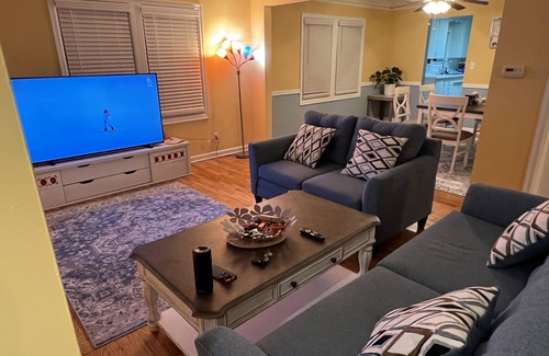 Benson House | Holiday house near the town and airport