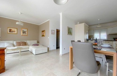 Novigrad House | Holiday house Novigrad for 1 - 6 persons with 3 bedrooms - Holiday home