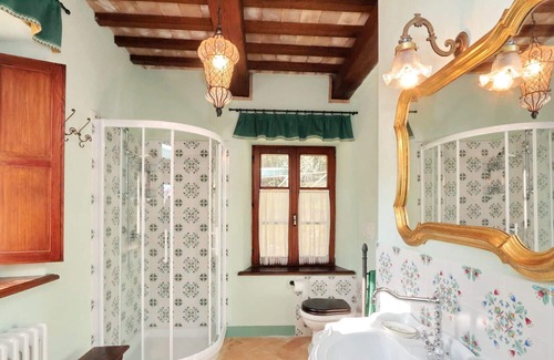 Serrapetrona House | Holiday house Serrapetrona for 1 - 12 persons with 6 bedrooms - Holiday home